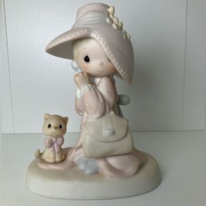 Vintage Collectible 1983 “To A Very Special Mom” Precious Moments